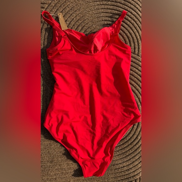 NWT Shapellx Red Cutout-Front Shaping Swimsuit Size L - Picture 2 of 7